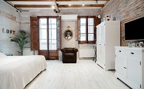 Lovely Loft Near Barcelona Center